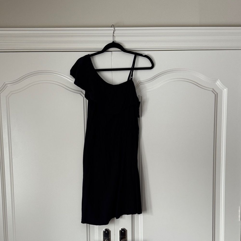 Reitmans Chic Black One-Shoulder Dress